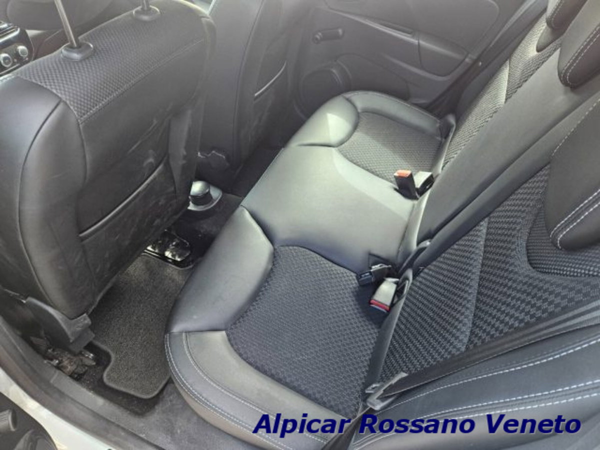 Renault Clio dCi 8V 90 CV EDC 5 porte Moschino Intens (15)