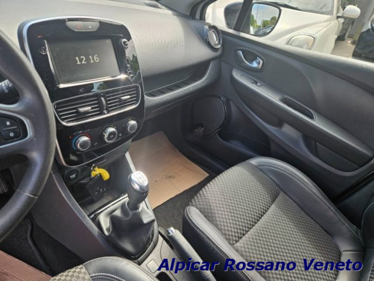 Renault Clio dCi 8V 90 CV EDC 5 porte Moschino Intens (18)