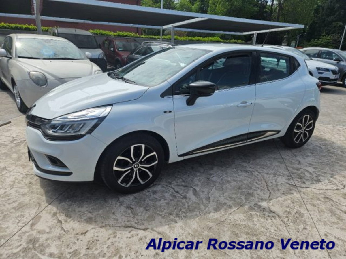 Renault Clio dCi 8V 90 CV EDC 5 porte Moschino Intens (4)