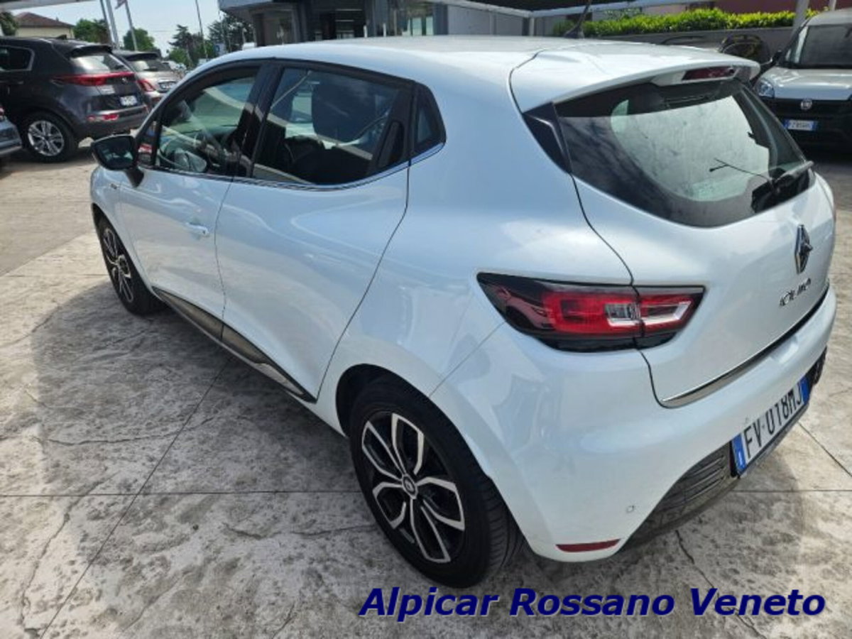Renault Clio dCi 8V 90 CV EDC 5 porte Moschino Intens (5)
