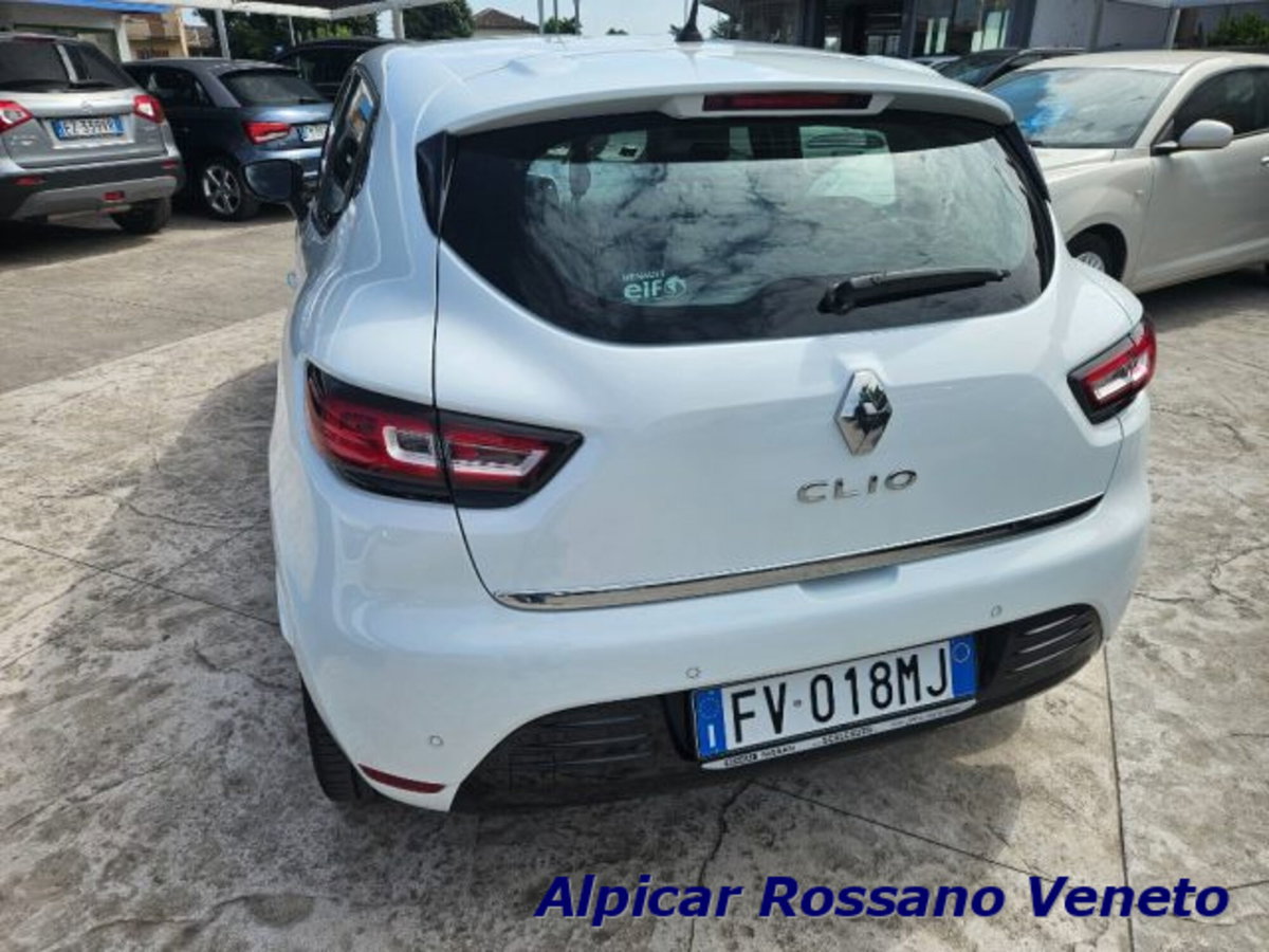 Renault Clio dCi 8V 90 CV EDC 5 porte Moschino Intens (6)