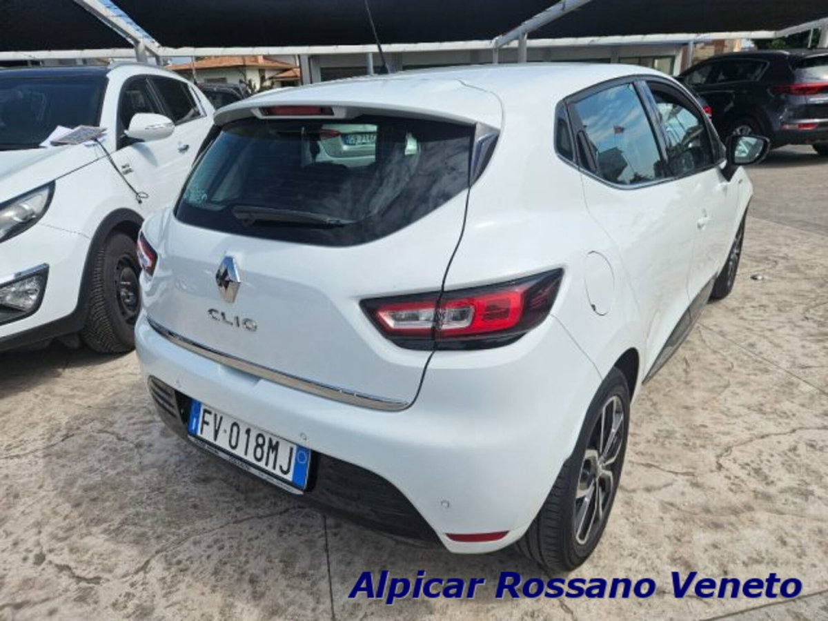 Renault Clio dCi 8V 90 CV EDC 5 porte Moschino Intens (7)