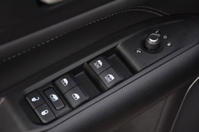 Jeep Compass 1.3 T4 190CV PHEV AT6 4xe Business Plus (17)