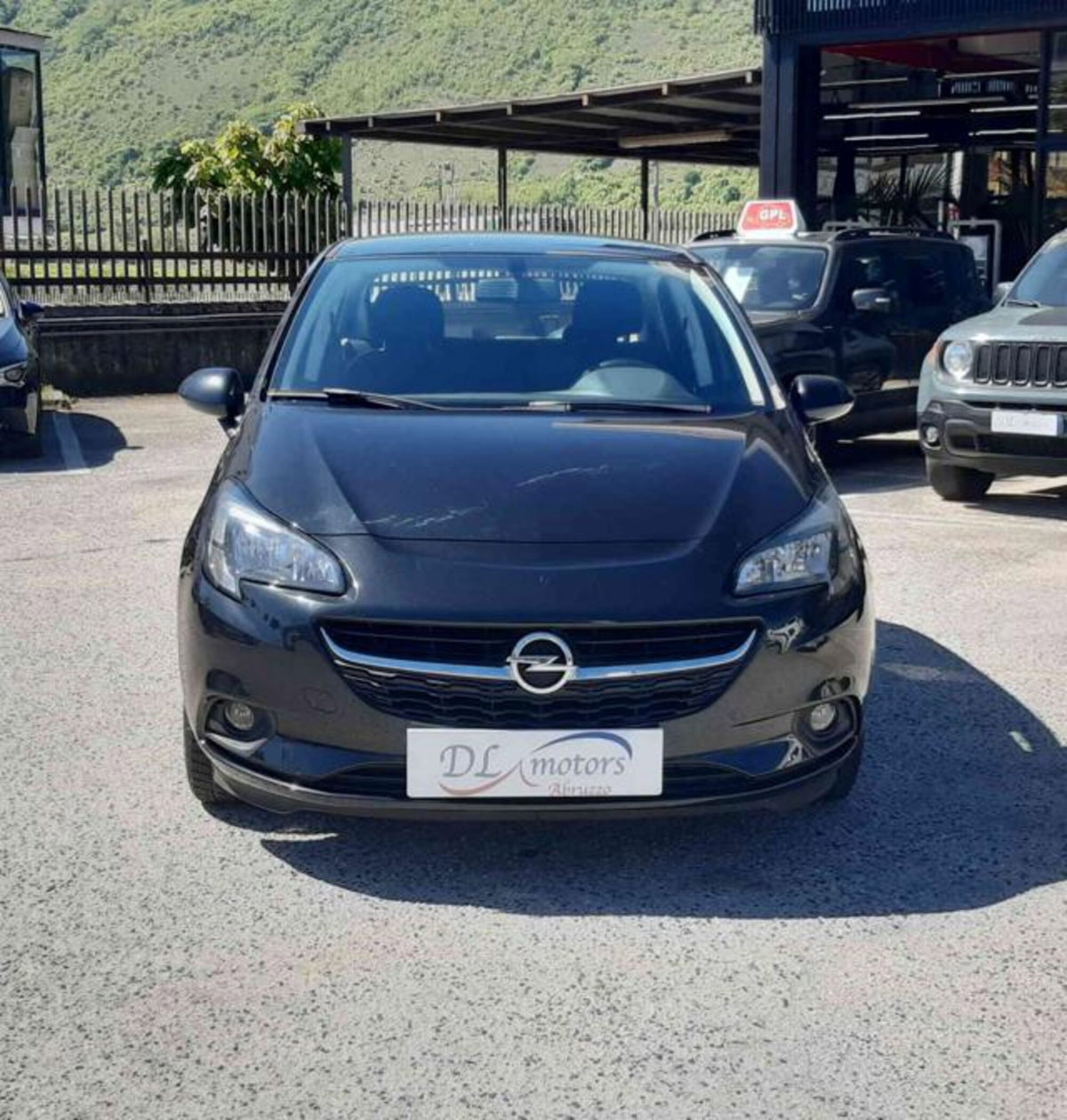 Opel Corsa 1.2 5 porte n-Joy (2)