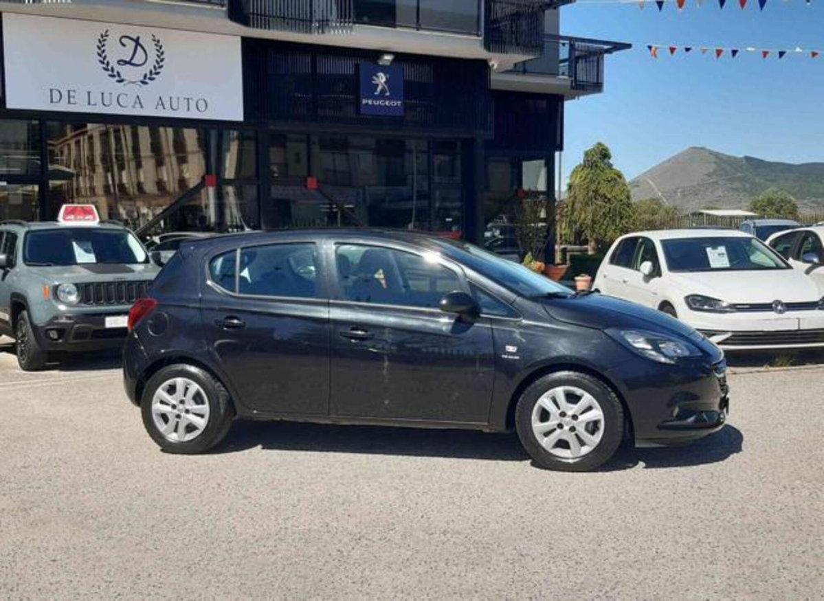 Opel Corsa 1.2 5 porte n-Joy (4)