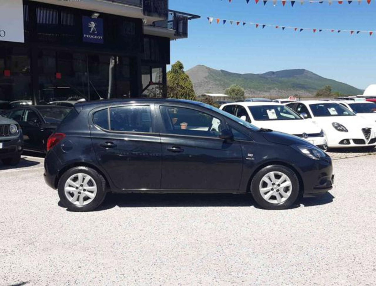 Opel Corsa 1.2 5 porte n-Joy (5)
