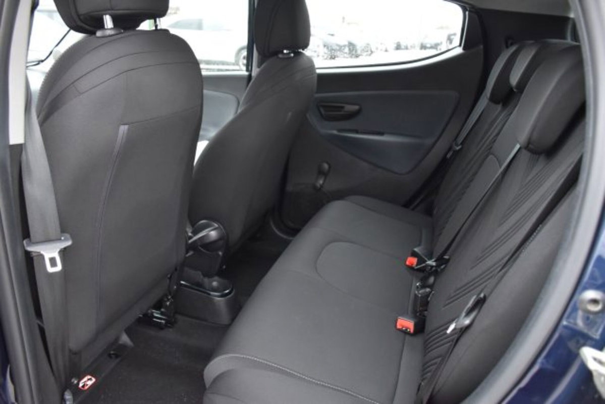 Lancia Ypsilon 1.0 FireFly 5 porte S&S Hybrid Ecochic Gold (10)