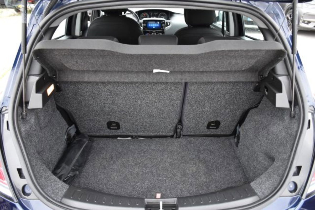 Lancia Ypsilon 1.0 FireFly 5 porte S&S Hybrid Ecochic Gold (11)