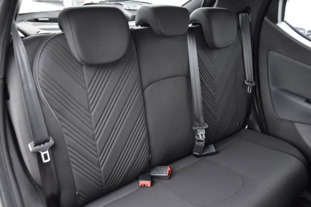 Lancia Ypsilon 1.0 FireFly 5 porte S&S Hybrid Ecochic Gold (13)