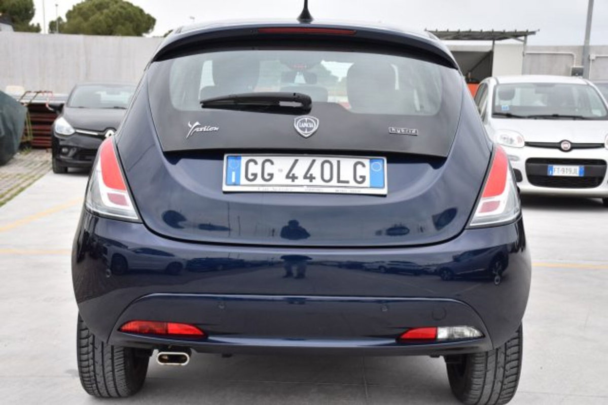 Lancia Ypsilon 1.0 FireFly 5 porte S&S Hybrid Ecochic Gold (5)