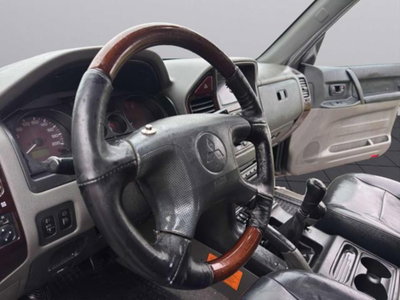 Mitsubishi Pajero 3.2 16V DI-D 3p. GLX (11)
