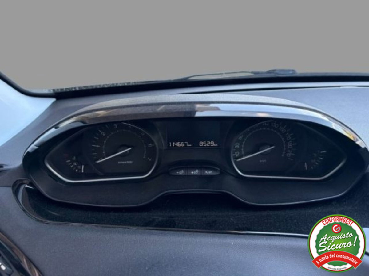 Peugeot 208 82 5 porte Access (10)