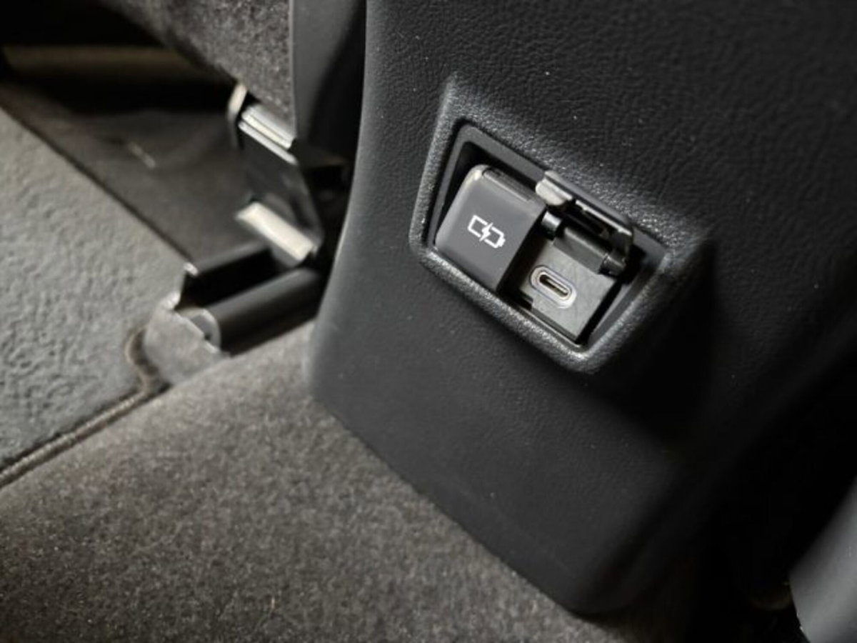 Lexus UX Hybrid 4WD Midnight (17)