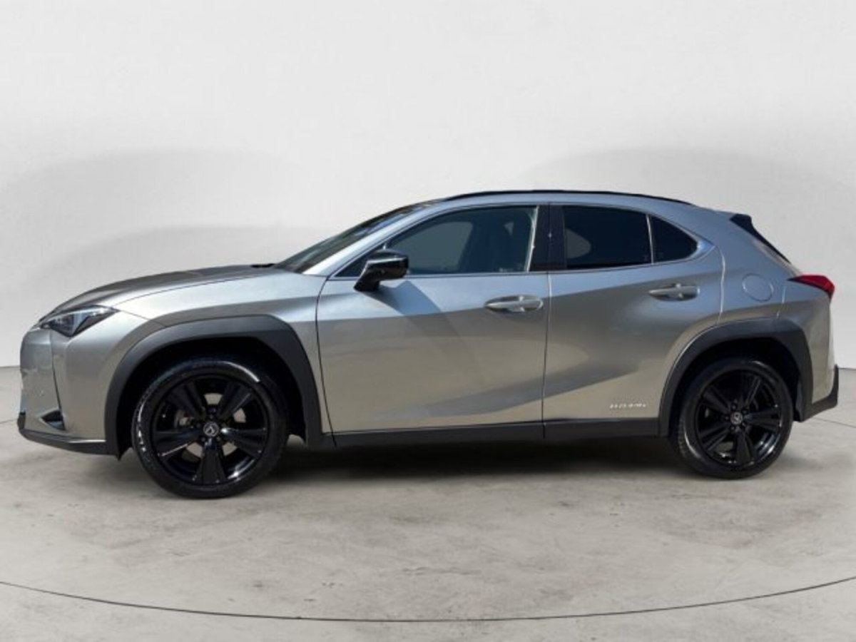 Lexus UX Hybrid 4WD Midnight (2)