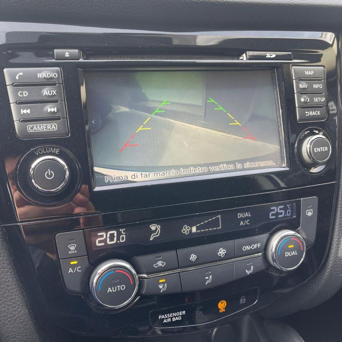 Nissan Qashqai 1.6 dCi 2WD XTronic Tekna (9)