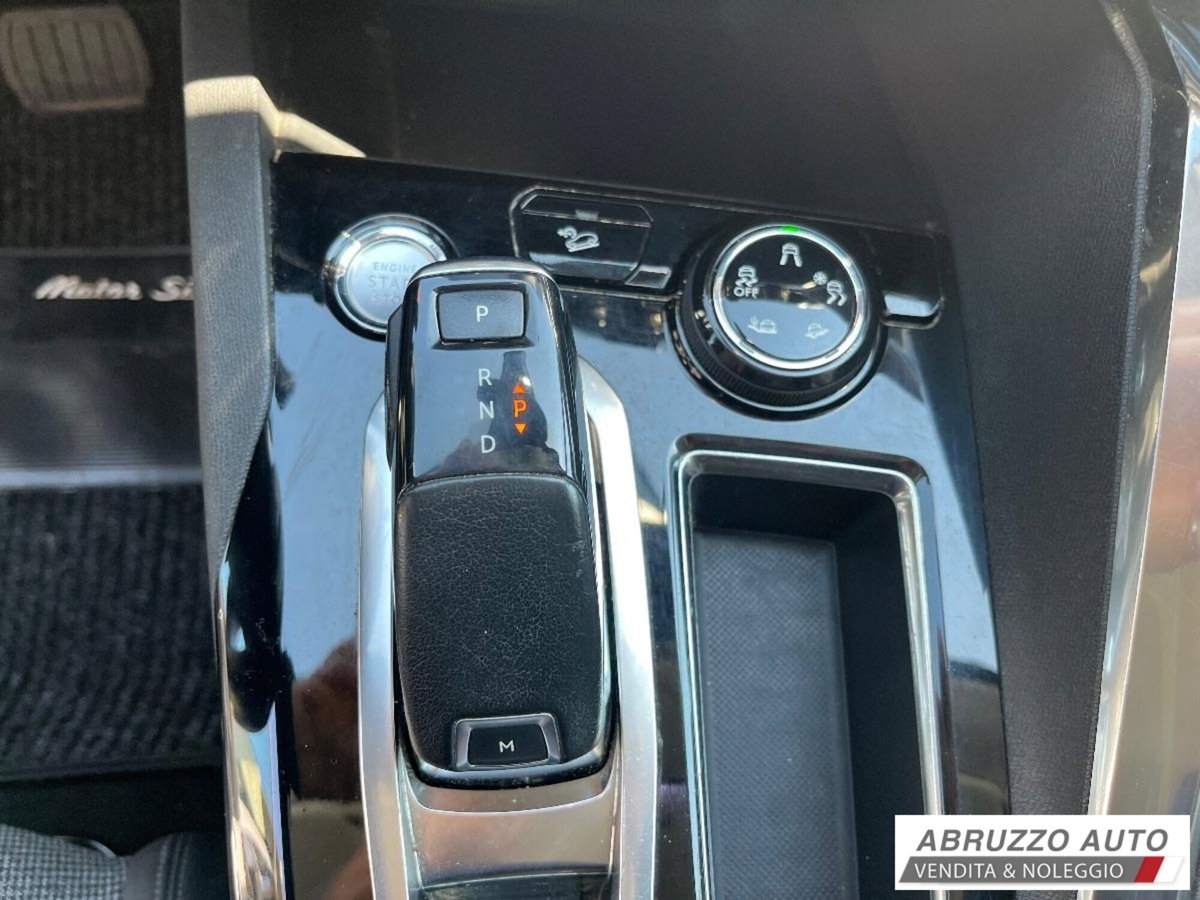Peugeot 5008 PureTech Turbo 130 S&S EAT8 Allure (13)