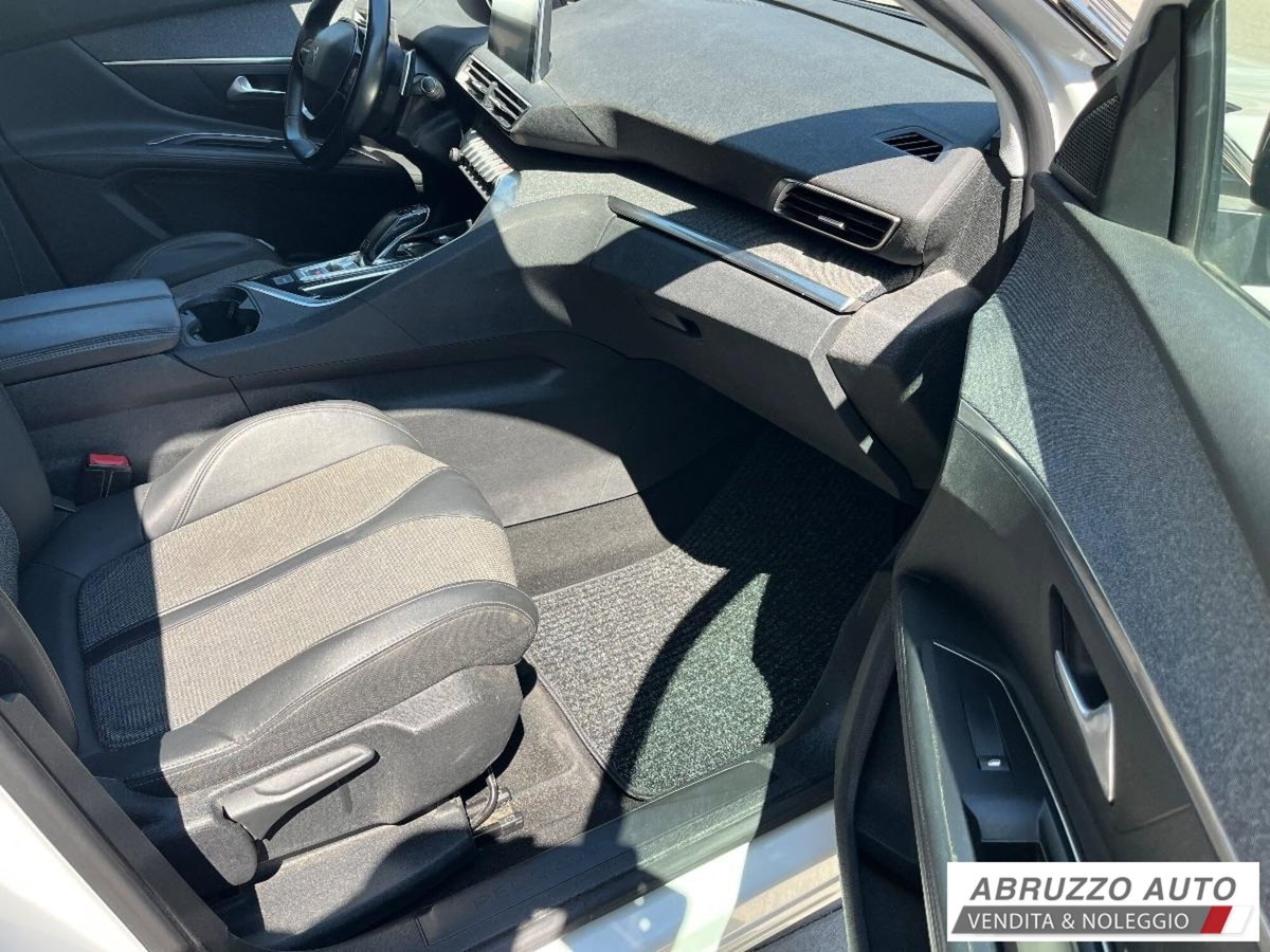 Peugeot 5008 PureTech Turbo 130 S&S EAT8 Allure (14)