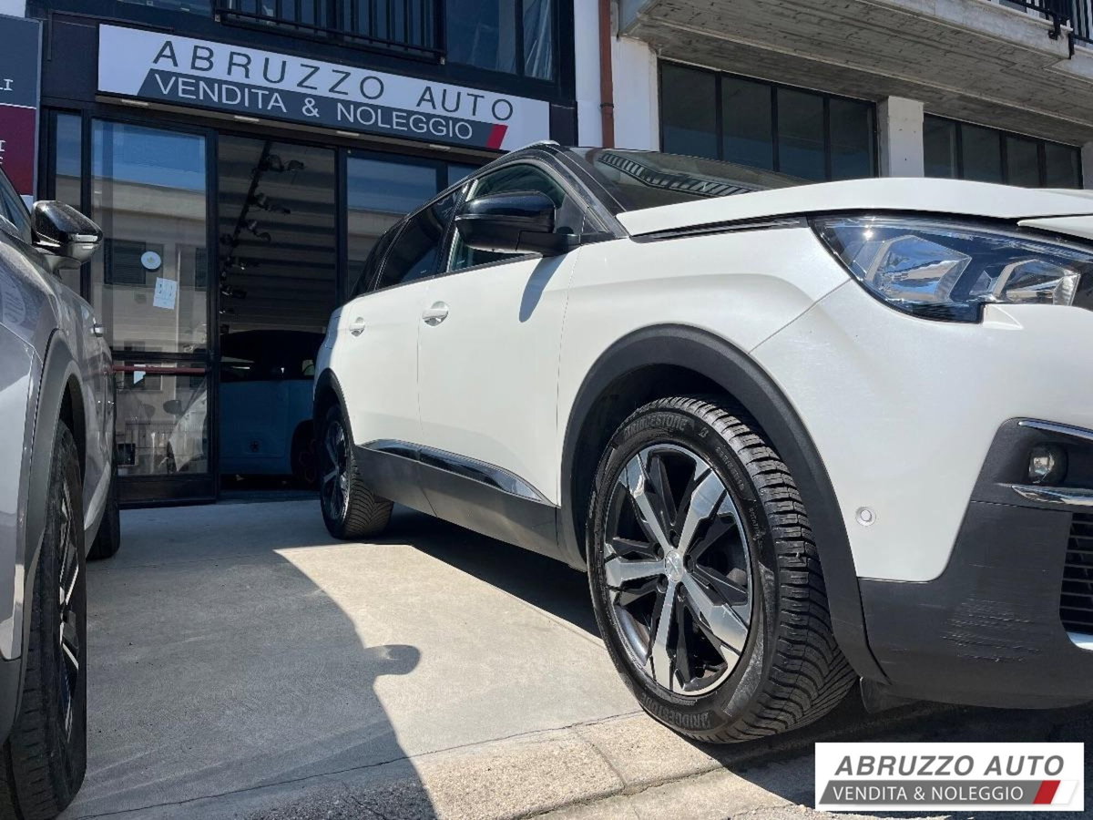 Peugeot 5008 PureTech Turbo 130 S&S EAT8 Allure (3)