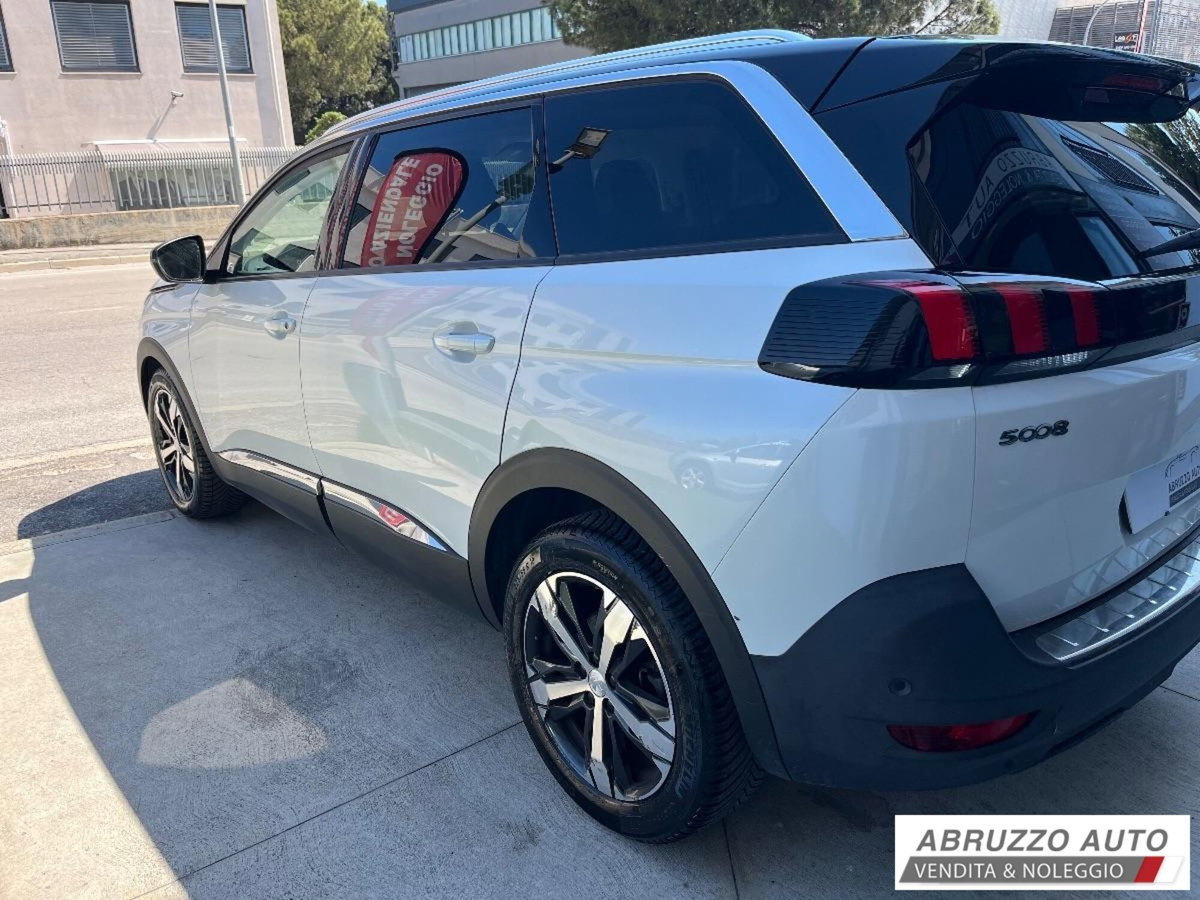Peugeot 5008 PureTech Turbo 130 S&S EAT8 Allure (6)