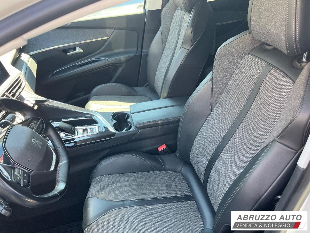 Peugeot 5008 PureTech Turbo 130 S&S EAT8 Allure (9)