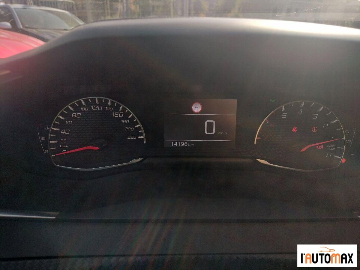 Peugeot 208 1.2 puretech Allure s&s 100cv (9)