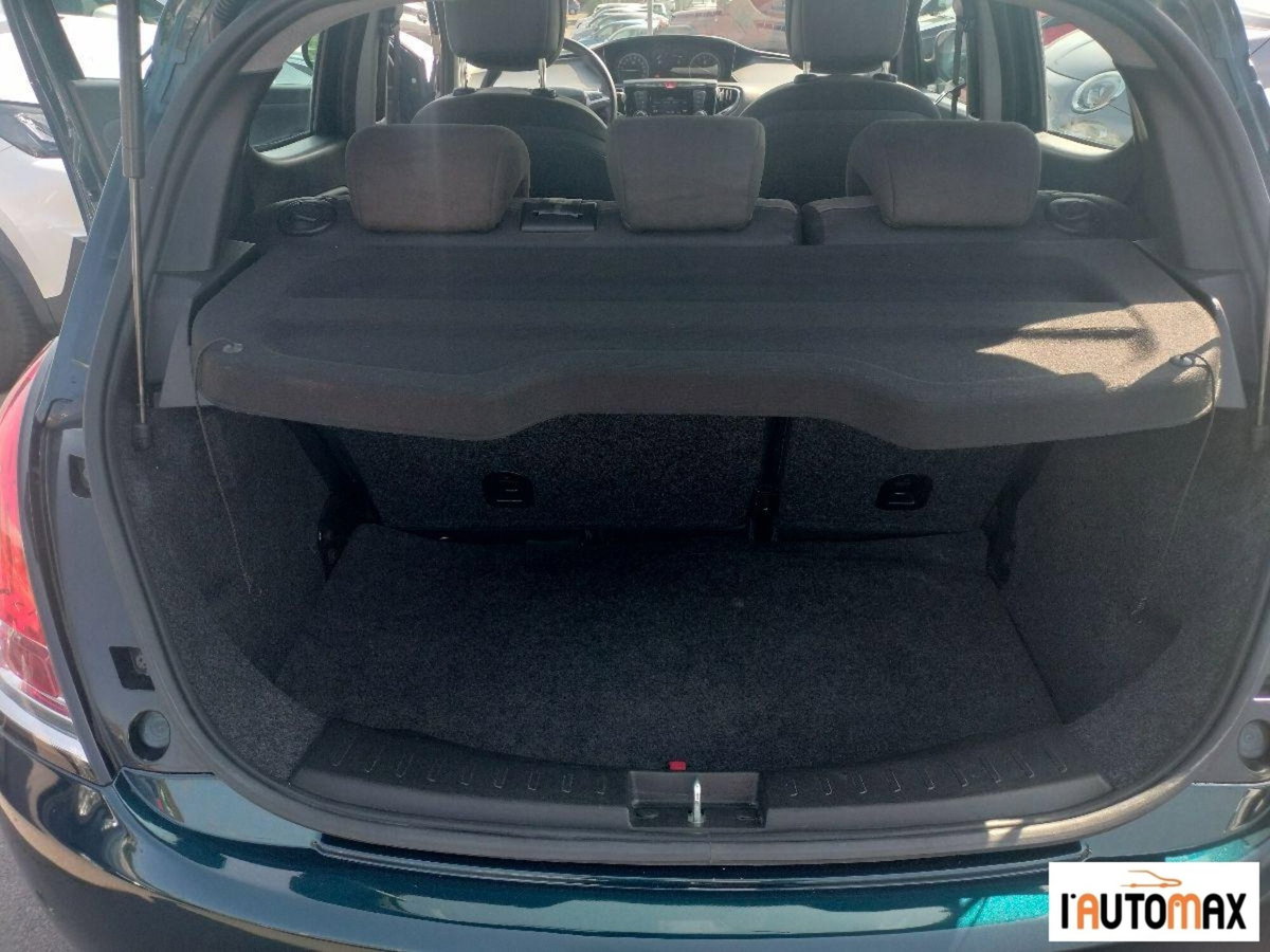Lancia Ypsilon 1.2 69 CV 5 porte Gold (12)