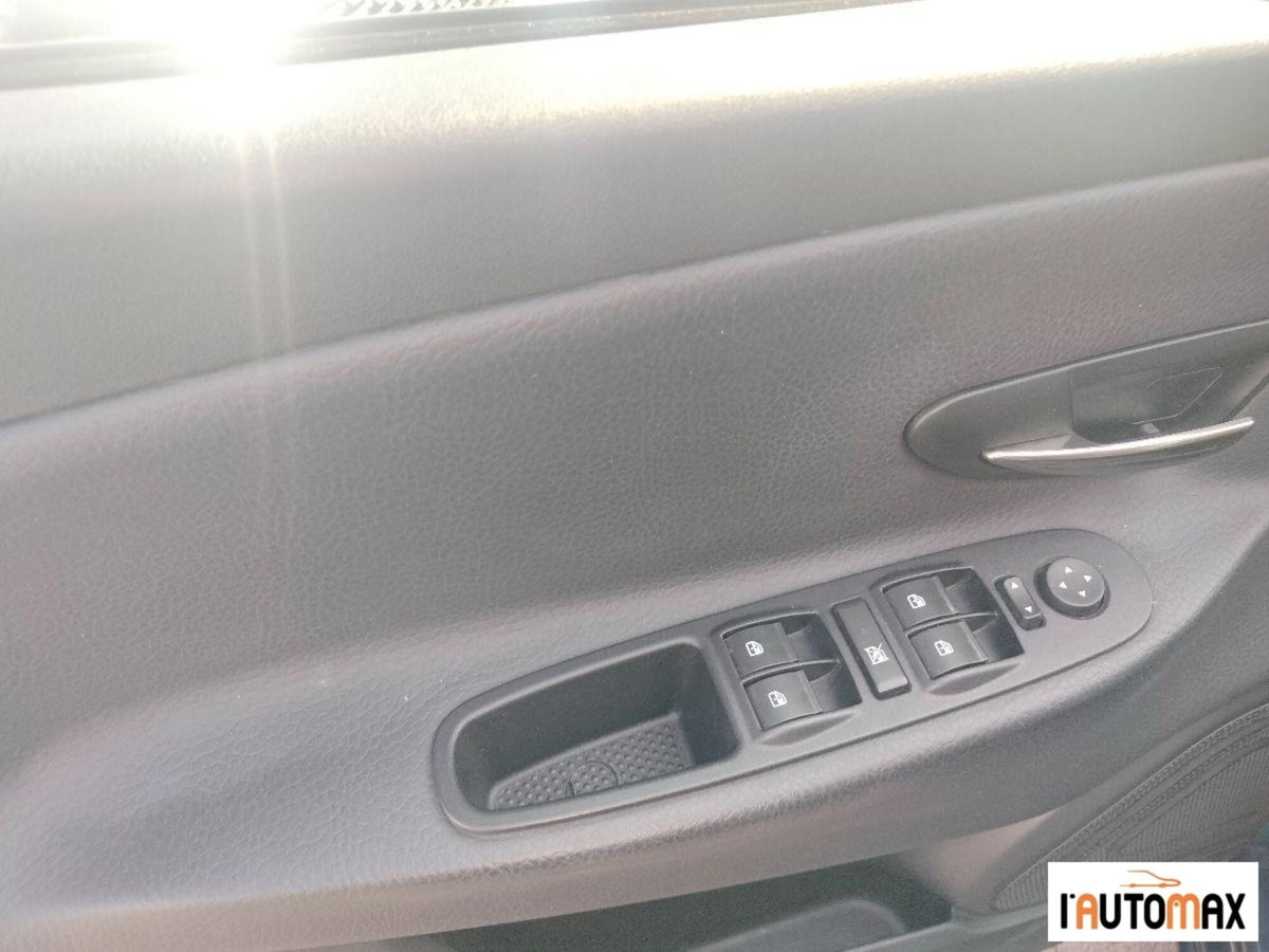 Lancia Ypsilon 1.2 69 CV 5 porte Gold (8)