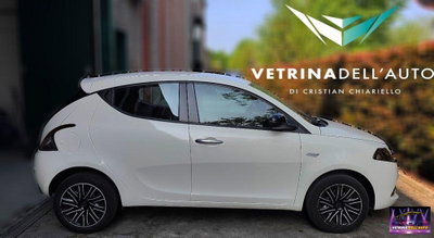Lancia Ypsilon 1.0 FireFly 5 porte S&S Hybrid Gold Plus (2)