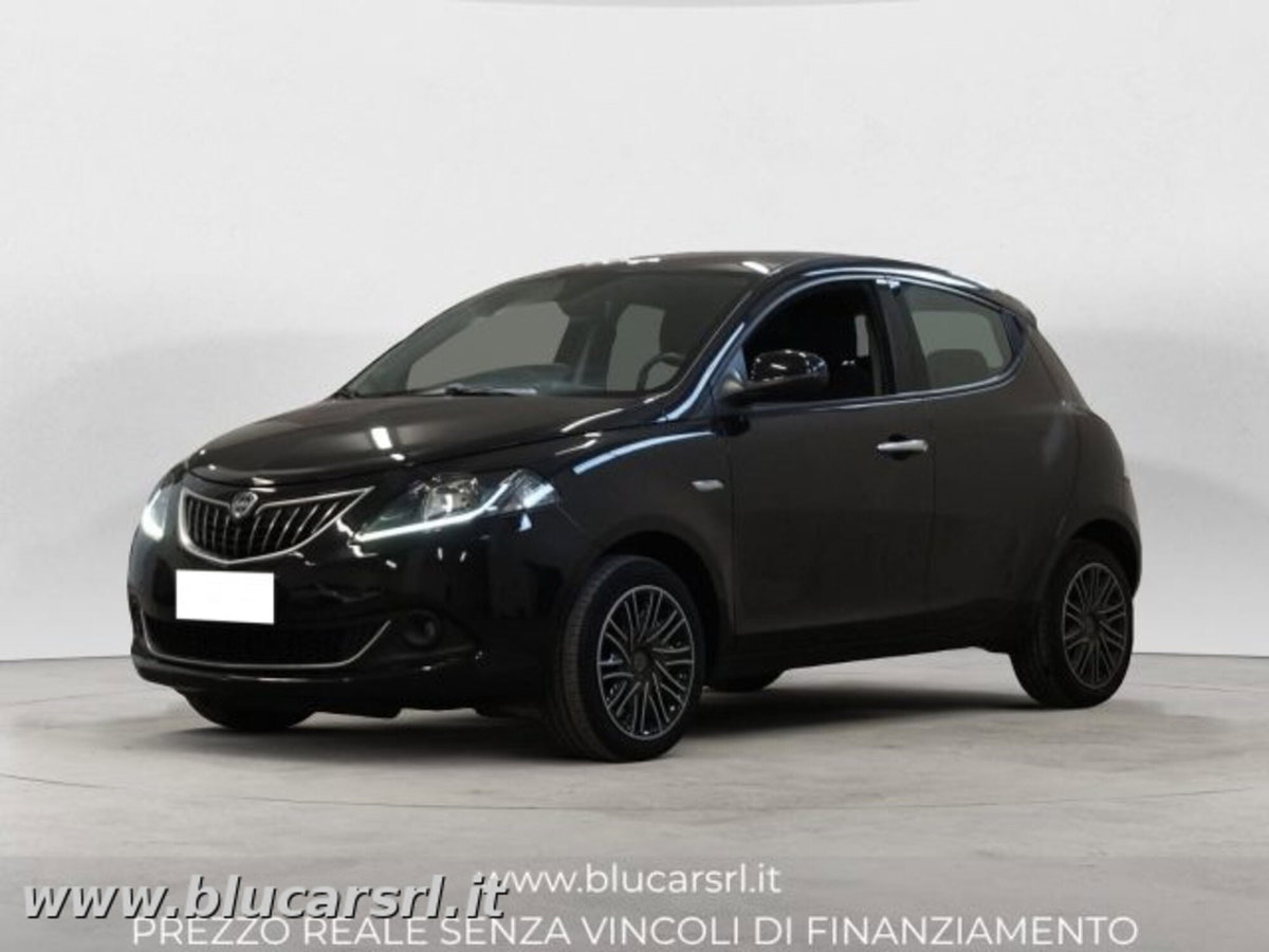 Lancia Ypsilon 1.0 FireFly 5 porte S&S Hybrid Gold Plus (3)