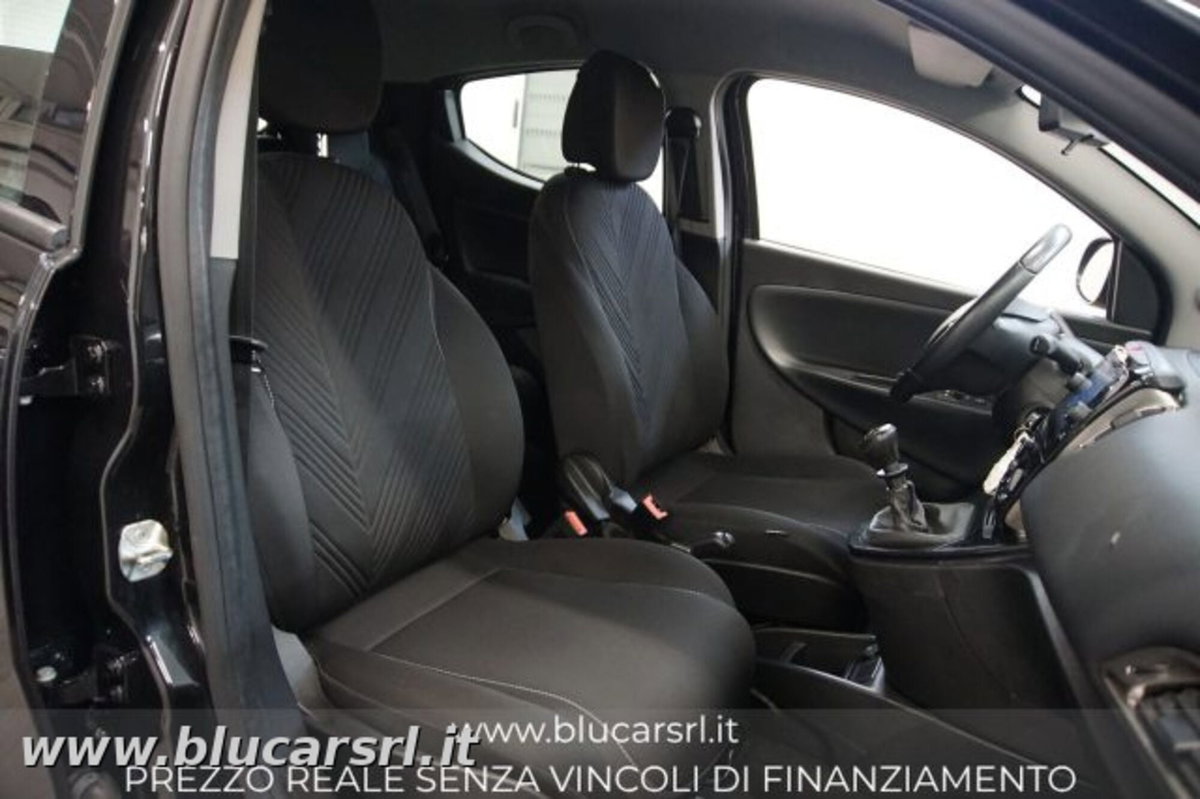 Lancia Ypsilon 1.0 FireFly 5 porte S&S Hybrid Gold Plus (10)