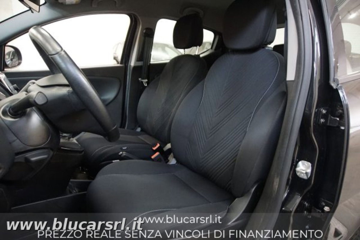 Lancia Ypsilon 1.0 FireFly 5 porte S&S Hybrid Gold Plus (5)