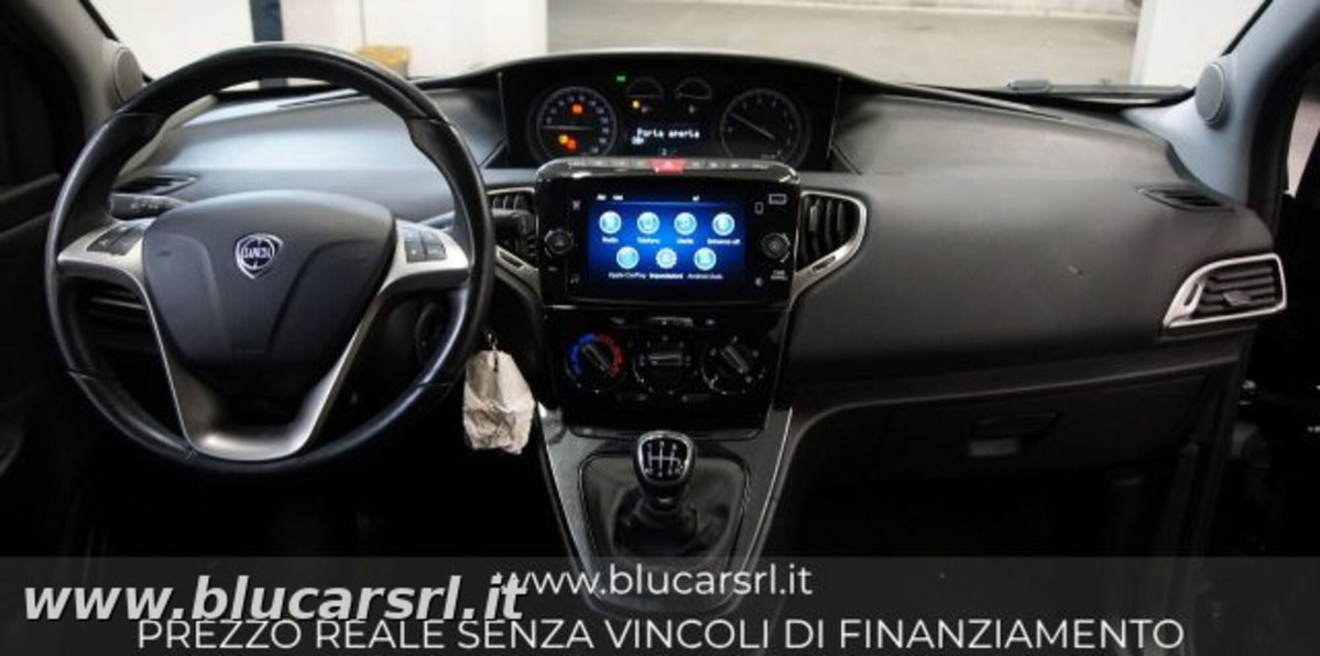 Lancia Ypsilon 1.0 FireFly 5 porte S&S Hybrid Gold Plus (8)