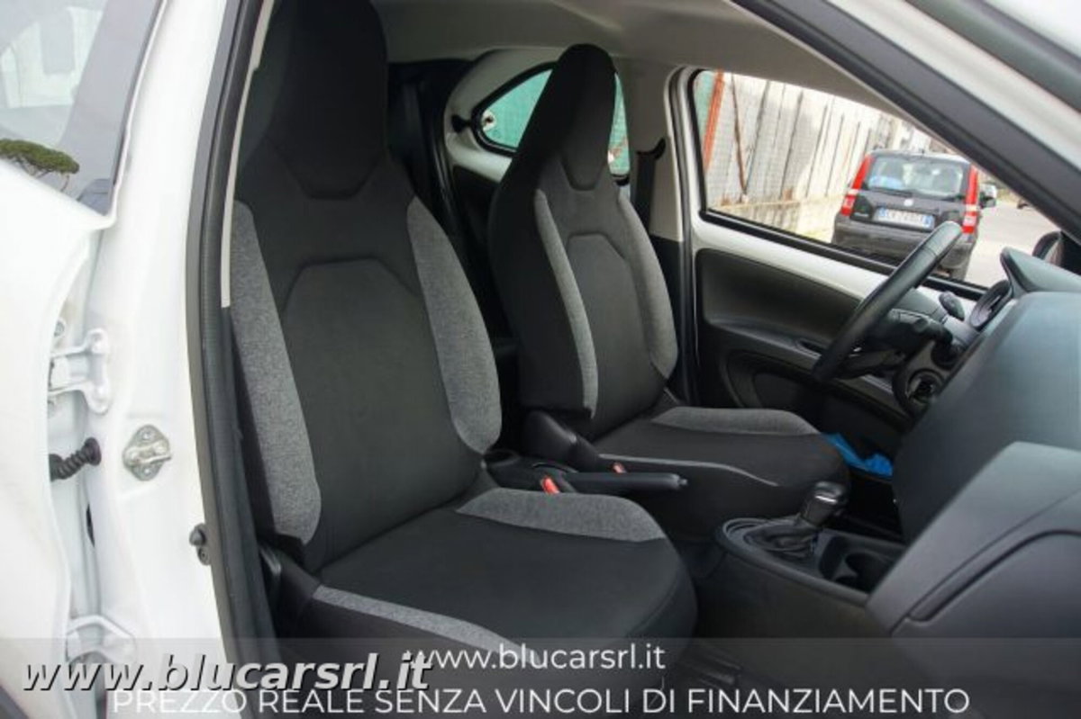 Toyota Aygo X 1.0 VVT-i 72 CV 5p. Undercover S-CVT (10)