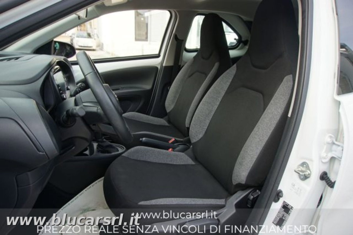 Toyota Aygo X 1.0 VVT-i 72 CV 5p. Undercover S-CVT (4)
