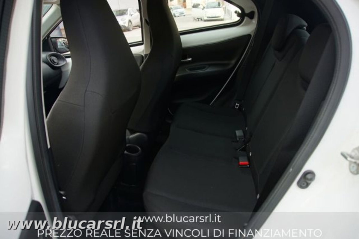 Toyota Aygo X 1.0 VVT-i 72 CV 5p. Undercover S-CVT (11)