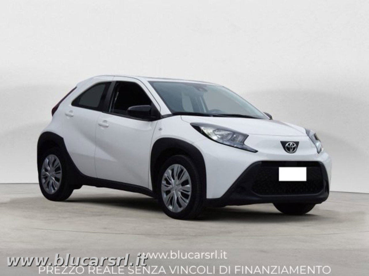 Toyota Aygo X 1.0 VVT-i 72 CV 5p. Undercover S-CVT (2)