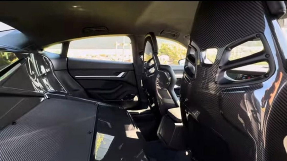 Porsche Taycan Turbo GT con pacchetto Weissach (10)