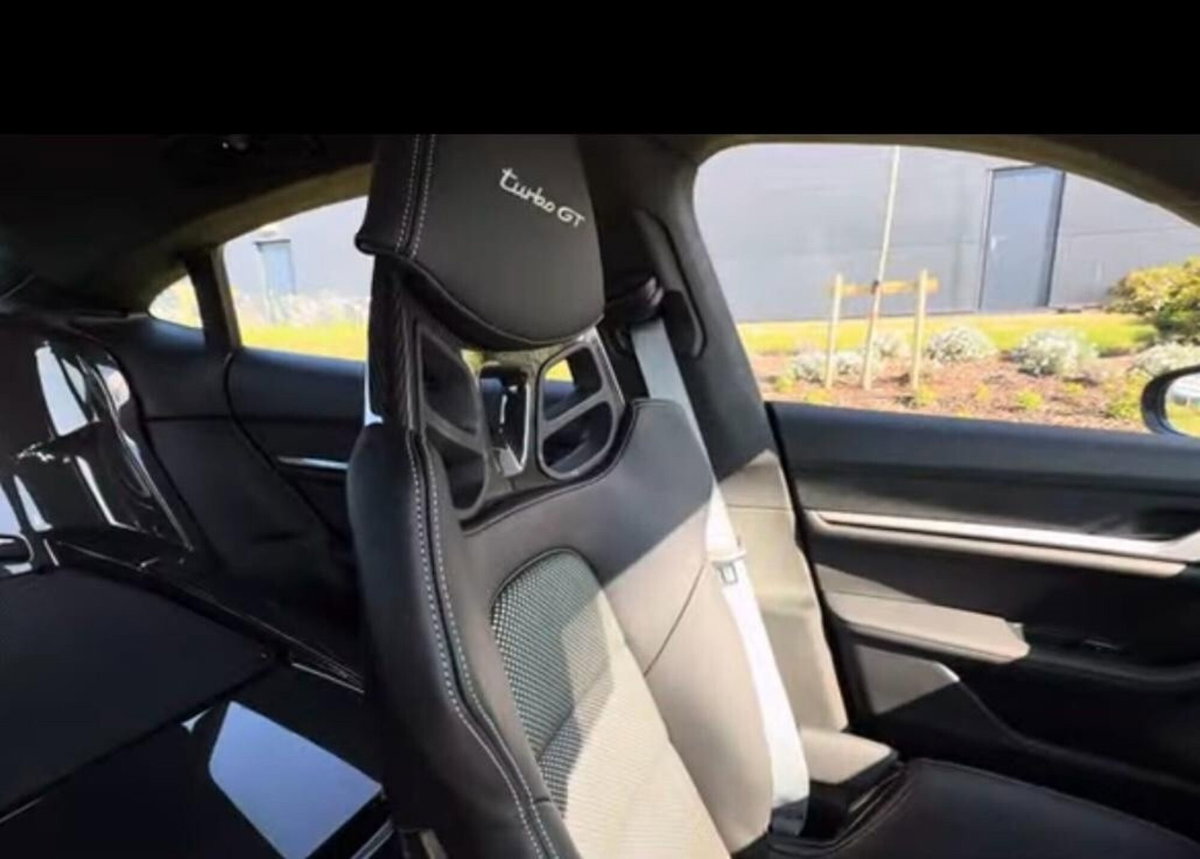 Porsche Taycan Turbo GT con pacchetto Weissach (11)