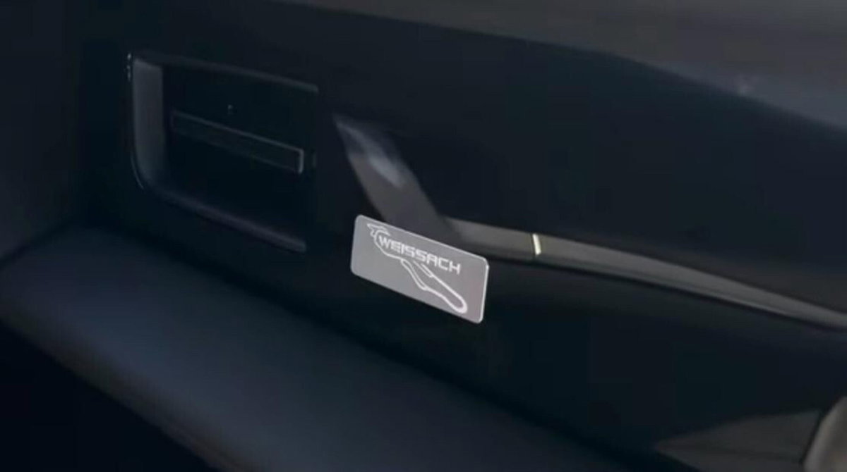Porsche Taycan Turbo GT con pacchetto Weissach (14)