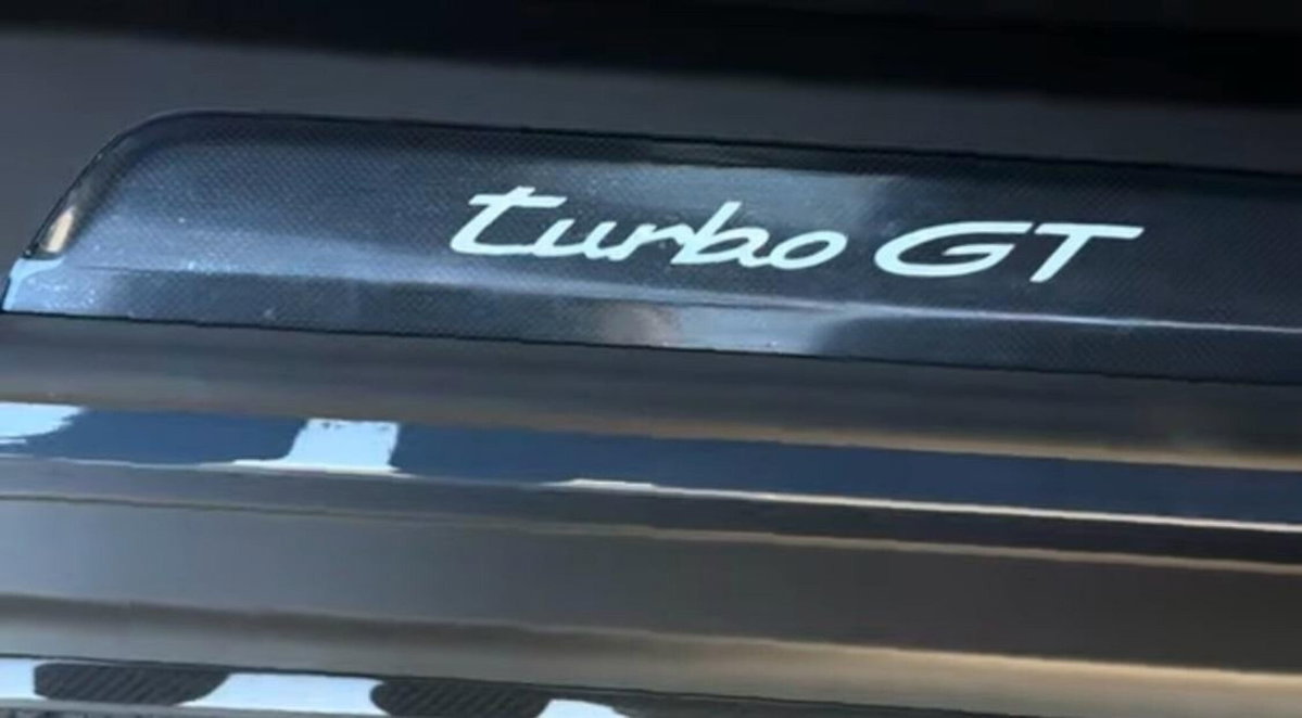 Porsche Taycan Turbo GT con pacchetto Weissach (15)