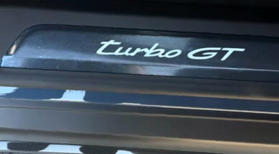 Porsche Taycan Turbo GT con pacchetto Weissach (15)