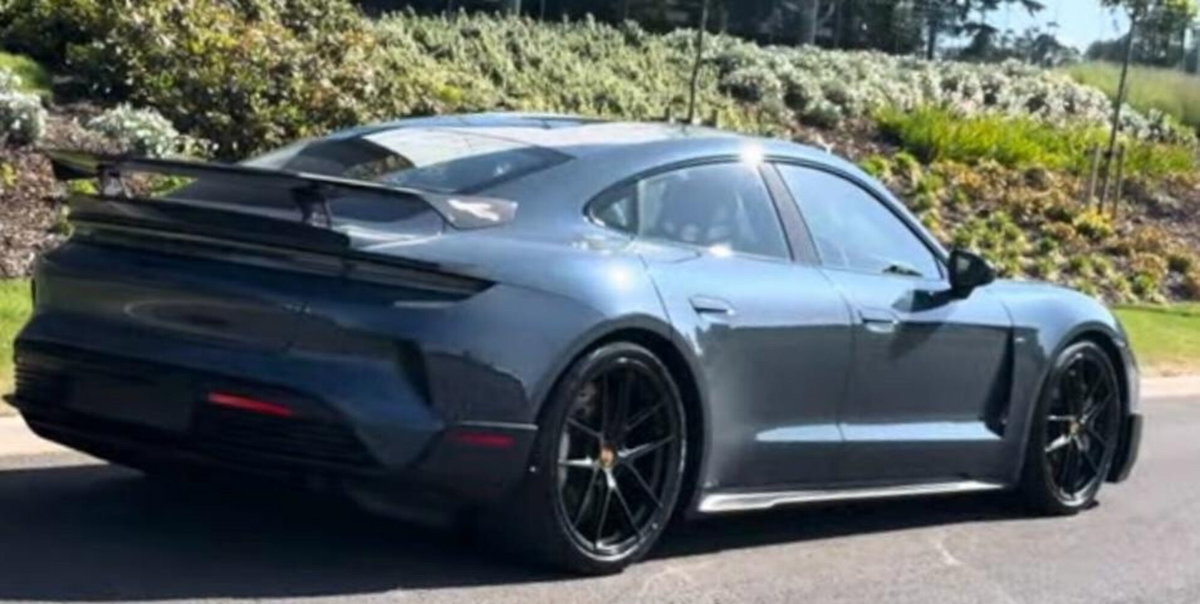 Porsche Taycan Turbo GT con pacchetto Weissach (2)