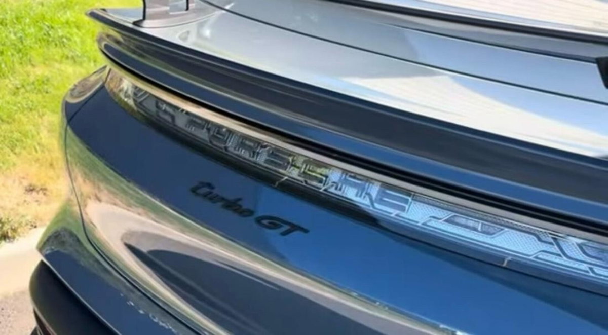 Porsche Taycan Turbo GT con pacchetto Weissach (5)