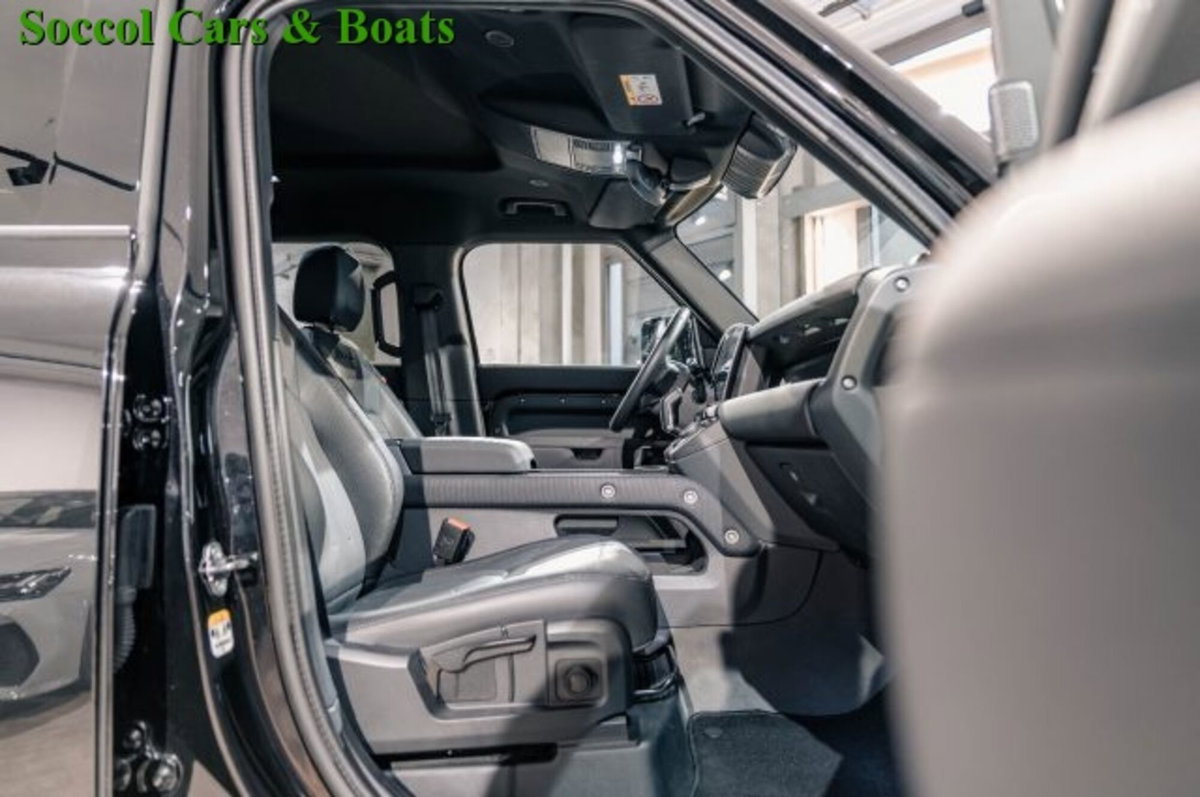 Land Rover Defender 110 3.0D I6 200 CV AWD Auto X-Dynamic HSE (10)