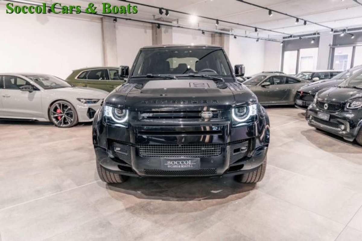 Land Rover Defender 110 3.0D I6 200 CV AWD Auto X-Dynamic HSE (2)
