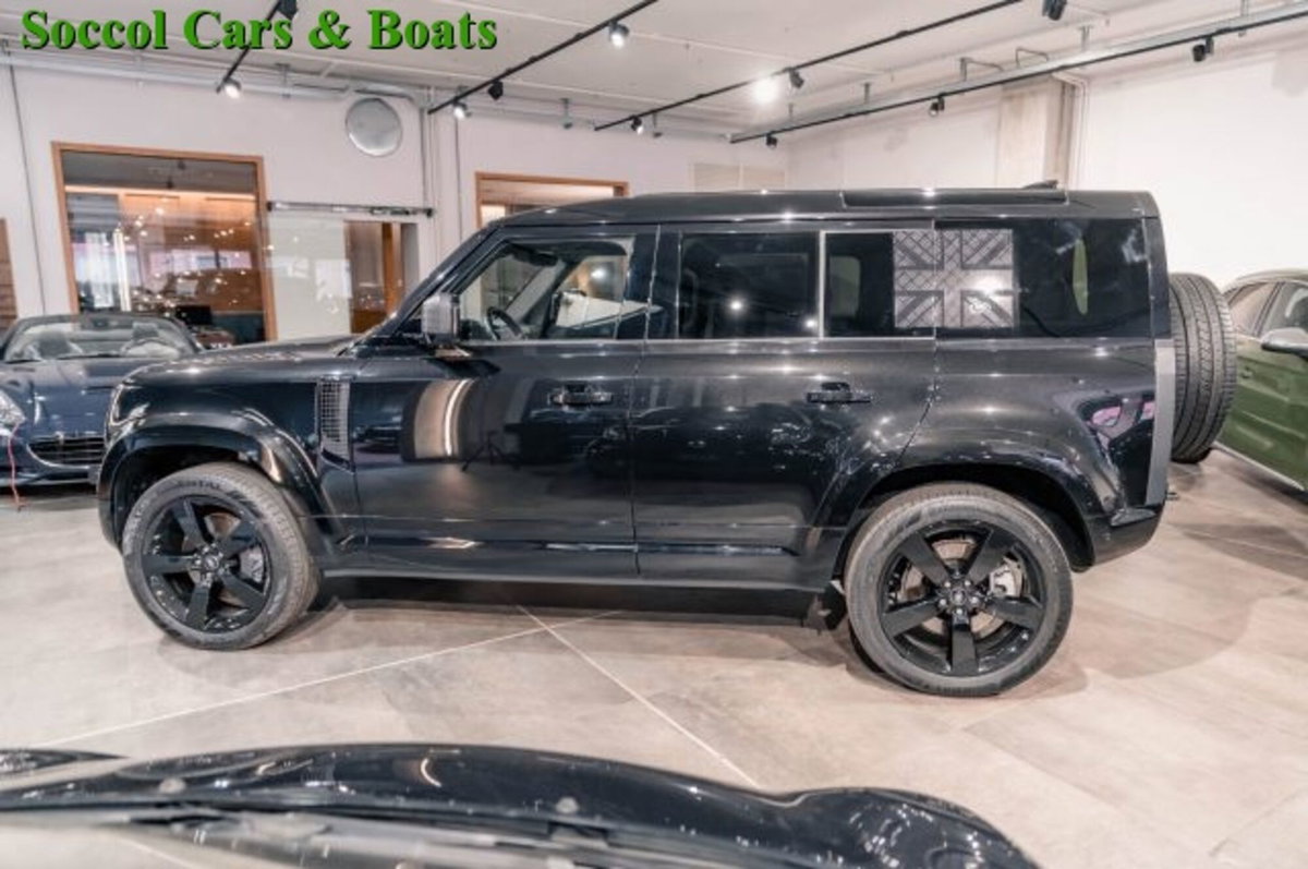 Land Rover Defender 110 3.0D I6 200 CV AWD Auto X-Dynamic HSE (3)