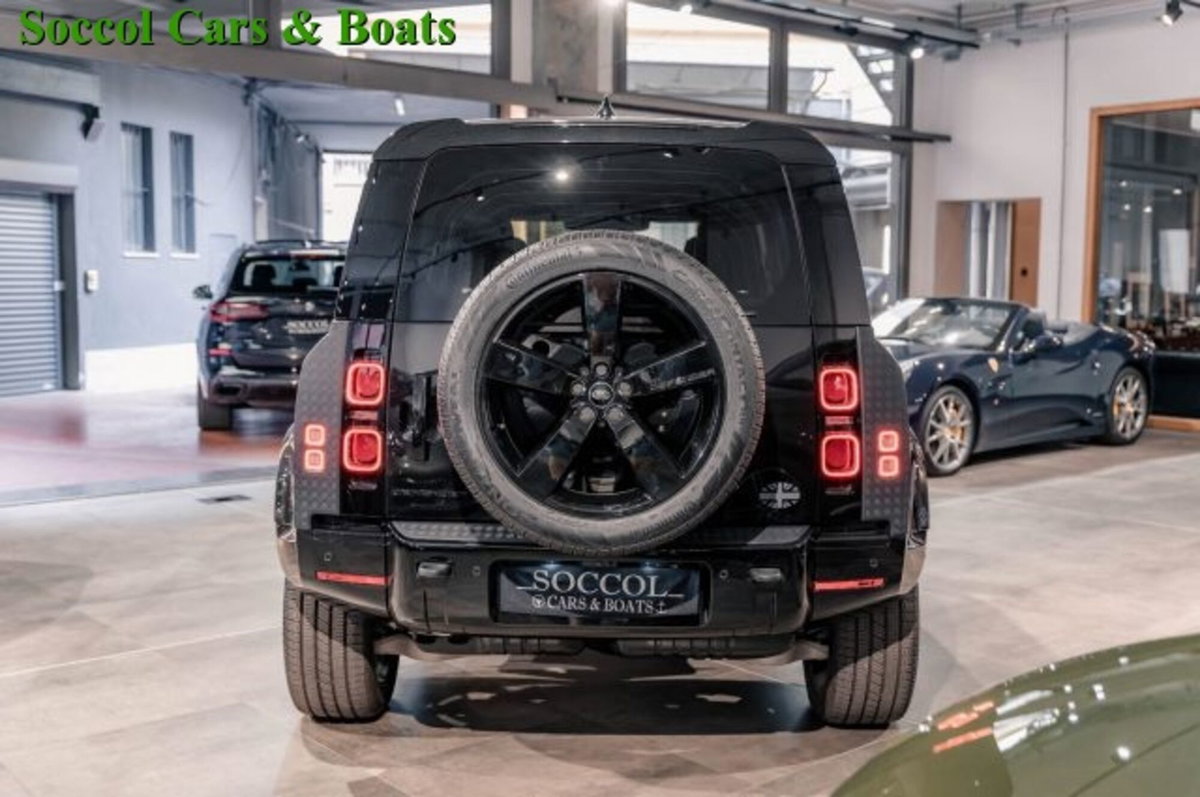 Land Rover Defender 110 3.0D I6 200 CV AWD Auto X-Dynamic HSE (5)