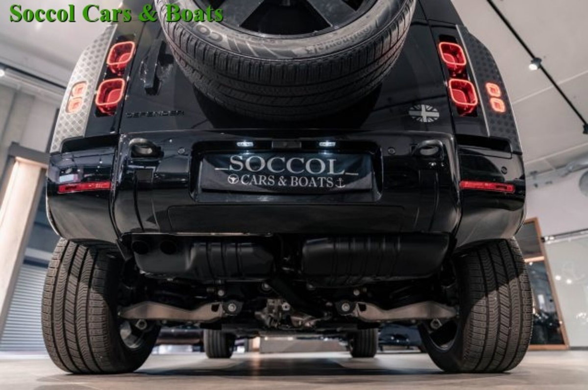 Land Rover Defender 110 3.0D I6 200 CV AWD Auto X-Dynamic HSE (6)