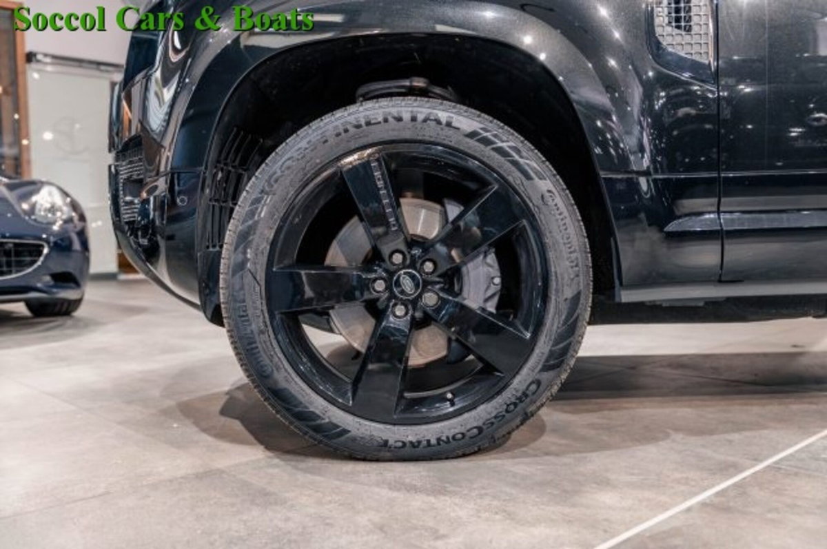 Land Rover Defender 110 3.0D I6 200 CV AWD Auto X-Dynamic HSE (7)