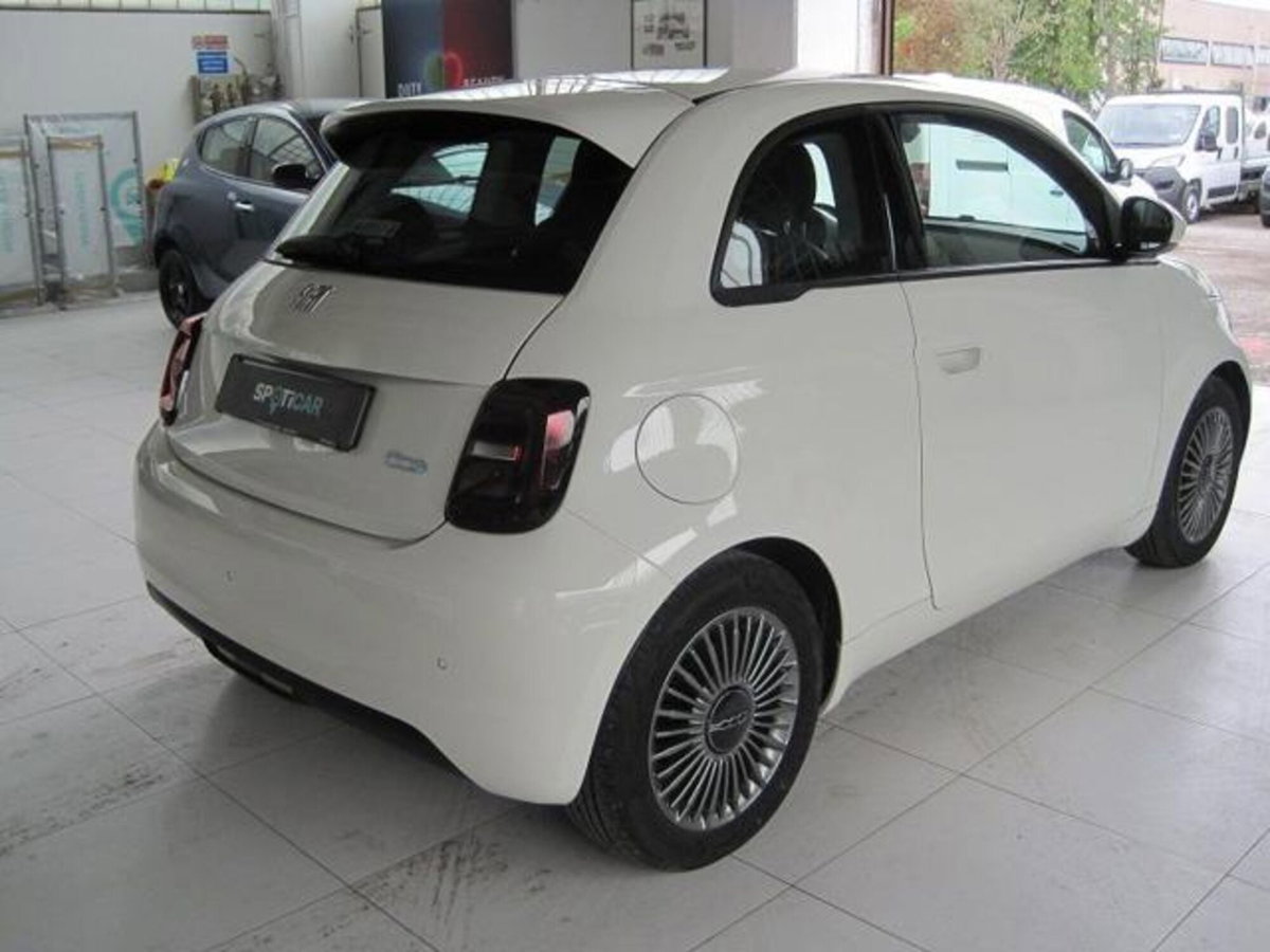 Fiat 500 Cabrio e Cabrio 42 kWh Icon (4)